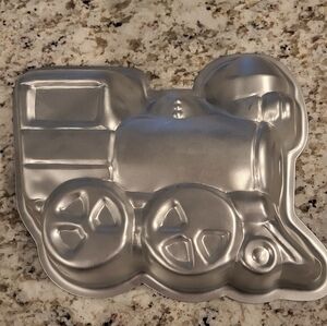 Wilton Metallic Train Cake Pan Vintage 1976. Excellent Like New Condition